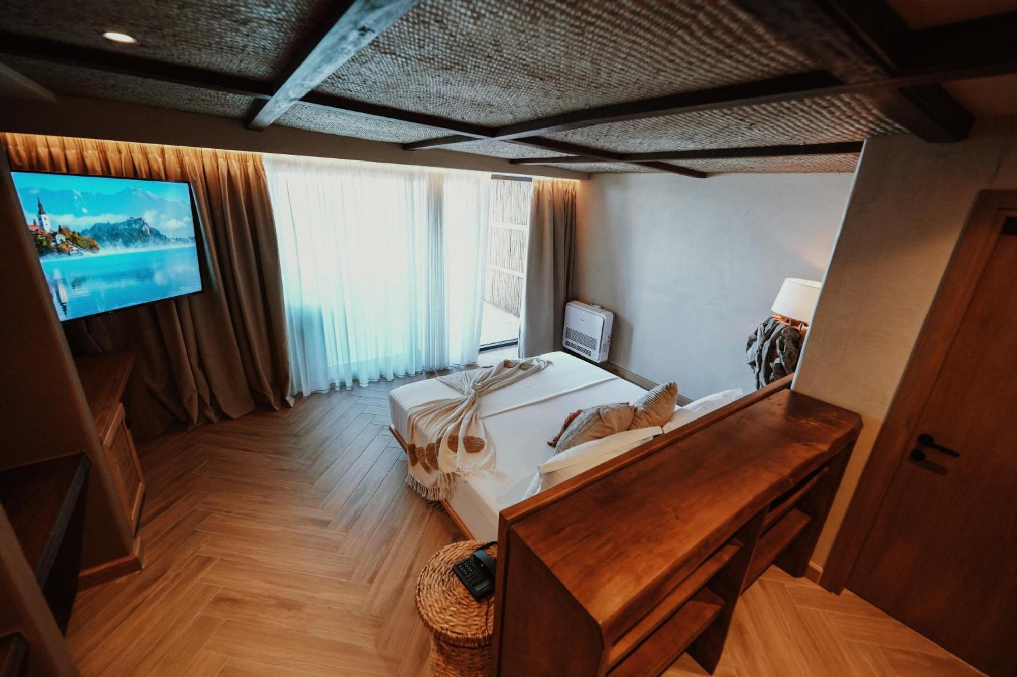 Lost Seaside Hotel Саранда Екстер'єр фото